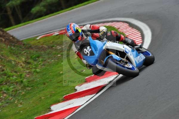 Motorcycle action photographs;cadwell;cadwell park photographs;event digital images;eventdigitalimages;motor racing louth lincolnshire;no limits trackday;peter wileman photography;trackday;trackday digital images;trackday photos