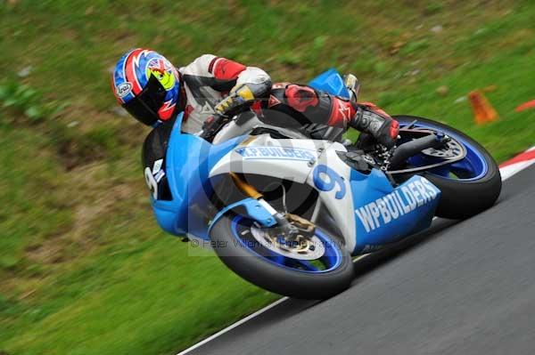 Motorcycle action photographs;cadwell;cadwell park photographs;event digital images;eventdigitalimages;motor racing louth lincolnshire;no limits trackday;peter wileman photography;trackday;trackday digital images;trackday photos