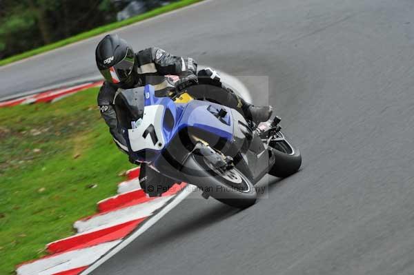 Motorcycle action photographs;cadwell;cadwell park photographs;event digital images;eventdigitalimages;motor racing louth lincolnshire;no limits trackday;peter wileman photography;trackday;trackday digital images;trackday photos