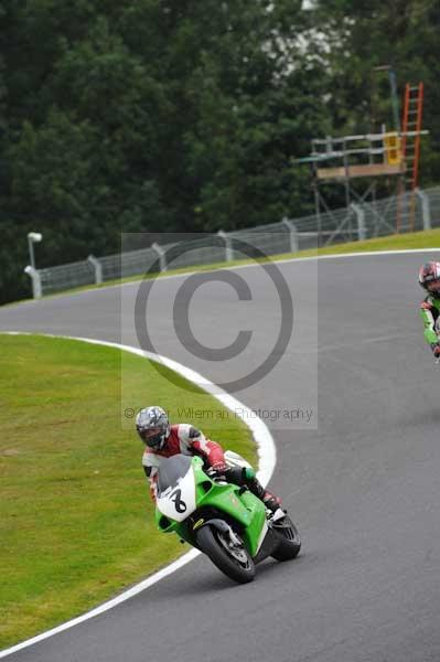 Motorcycle action photographs;cadwell;cadwell park photographs;event digital images;eventdigitalimages;motor racing louth lincolnshire;no limits trackday;peter wileman photography;trackday;trackday digital images;trackday photos