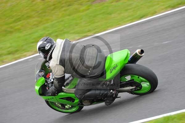 Motorcycle action photographs;cadwell;cadwell park photographs;event digital images;eventdigitalimages;motor racing louth lincolnshire;no limits trackday;peter wileman photography;trackday;trackday digital images;trackday photos