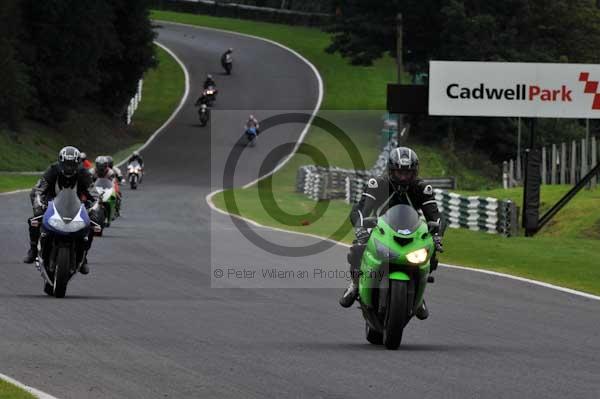 Motorcycle action photographs;cadwell;cadwell park photographs;event digital images;eventdigitalimages;motor racing louth lincolnshire;no limits trackday;peter wileman photography;trackday;trackday digital images;trackday photos