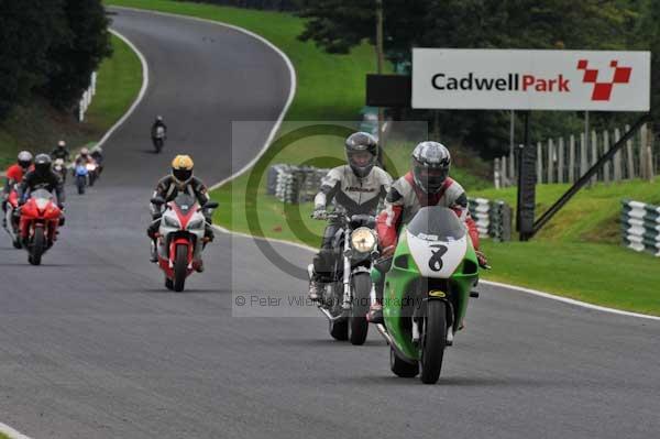 Motorcycle action photographs;cadwell;cadwell park photographs;event digital images;eventdigitalimages;motor racing louth lincolnshire;no limits trackday;peter wileman photography;trackday;trackday digital images;trackday photos