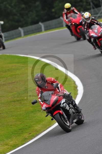 Motorcycle action photographs;cadwell;cadwell park photographs;event digital images;eventdigitalimages;motor racing louth lincolnshire;no limits trackday;peter wileman photography;trackday;trackday digital images;trackday photos