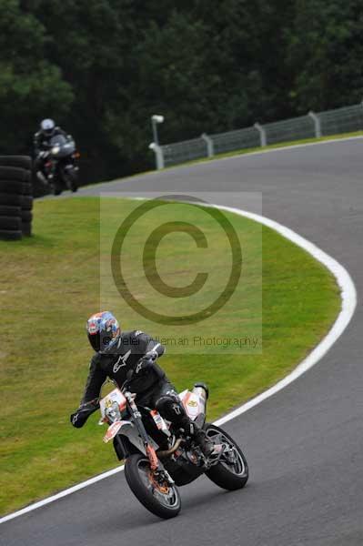 Motorcycle action photographs;cadwell;cadwell park photographs;event digital images;eventdigitalimages;motor racing louth lincolnshire;no limits trackday;peter wileman photography;trackday;trackday digital images;trackday photos