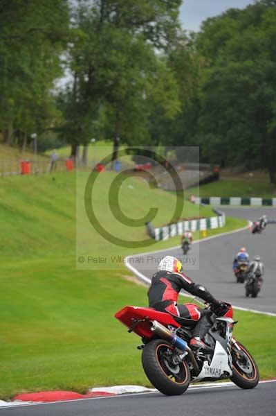 Motorcycle action photographs;cadwell;cadwell park photographs;event digital images;eventdigitalimages;motor racing louth lincolnshire;no limits trackday;peter wileman photography;trackday;trackday digital images;trackday photos