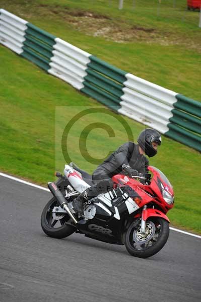 Motorcycle action photographs;cadwell;cadwell park photographs;event digital images;eventdigitalimages;motor racing louth lincolnshire;no limits trackday;peter wileman photography;trackday;trackday digital images;trackday photos