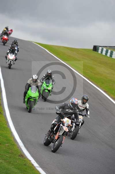 Motorcycle action photographs;cadwell;cadwell park photographs;event digital images;eventdigitalimages;motor racing louth lincolnshire;no limits trackday;peter wileman photography;trackday;trackday digital images;trackday photos