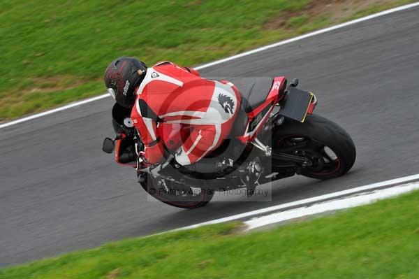 Motorcycle action photographs;cadwell;cadwell park photographs;event digital images;eventdigitalimages;motor racing louth lincolnshire;no limits trackday;peter wileman photography;trackday;trackday digital images;trackday photos