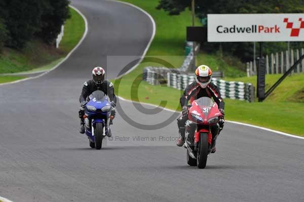 Motorcycle action photographs;cadwell;cadwell park photographs;event digital images;eventdigitalimages;motor racing louth lincolnshire;no limits trackday;peter wileman photography;trackday;trackday digital images;trackday photos