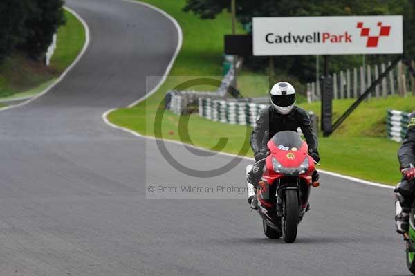 Motorcycle action photographs;cadwell;cadwell park photographs;event digital images;eventdigitalimages;motor racing louth lincolnshire;no limits trackday;peter wileman photography;trackday;trackday digital images;trackday photos