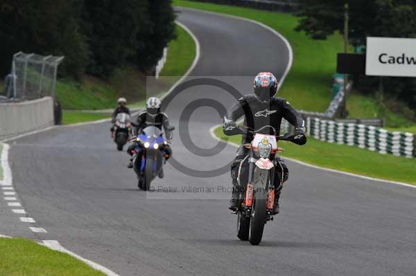 Motorcycle action photographs;cadwell;cadwell park photographs;event digital images;eventdigitalimages;motor racing louth lincolnshire;no limits trackday;peter wileman photography;trackday;trackday digital images;trackday photos