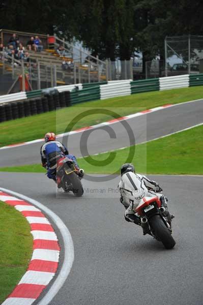 Motorcycle action photographs;cadwell;cadwell park photographs;event digital images;eventdigitalimages;motor racing louth lincolnshire;no limits trackday;peter wileman photography;trackday;trackday digital images;trackday photos