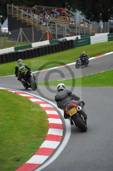 Motorcycle action photographs;cadwell;cadwell park photographs;event digital images;eventdigitalimages;motor racing louth lincolnshire;no limits trackday;peter wileman photography;trackday;trackday digital images;trackday photos