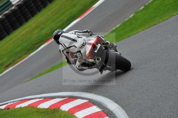 Motorcycle action photographs;cadwell;cadwell park photographs;event digital images;eventdigitalimages;motor racing louth lincolnshire;no limits trackday;peter wileman photography;trackday;trackday digital images;trackday photos