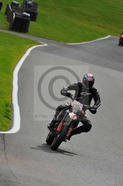 Motorcycle action photographs;cadwell;cadwell park photographs;event digital images;eventdigitalimages;motor racing louth lincolnshire;no limits trackday;peter wileman photography;trackday;trackday digital images;trackday photos