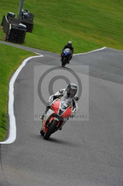 Motorcycle action photographs;cadwell;cadwell park photographs;event digital images;eventdigitalimages;motor racing louth lincolnshire;no limits trackday;peter wileman photography;trackday;trackday digital images;trackday photos