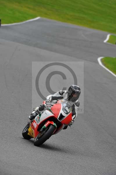 Motorcycle action photographs;cadwell;cadwell park photographs;event digital images;eventdigitalimages;motor racing louth lincolnshire;no limits trackday;peter wileman photography;trackday;trackday digital images;trackday photos