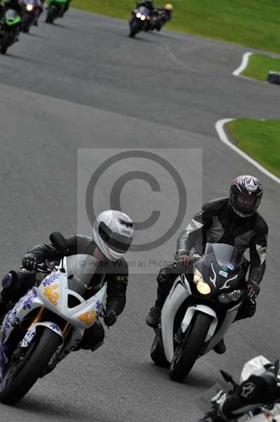 Motorcycle action photographs;cadwell;cadwell park photographs;event digital images;eventdigitalimages;motor racing louth lincolnshire;no limits trackday;peter wileman photography;trackday;trackday digital images;trackday photos