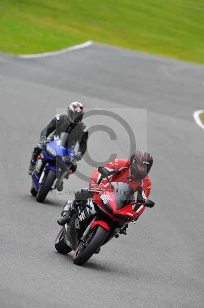 Motorcycle action photographs;cadwell;cadwell park photographs;event digital images;eventdigitalimages;motor racing louth lincolnshire;no limits trackday;peter wileman photography;trackday;trackday digital images;trackday photos