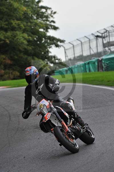 Motorcycle action photographs;cadwell;cadwell park photographs;event digital images;eventdigitalimages;motor racing louth lincolnshire;no limits trackday;peter wileman photography;trackday;trackday digital images;trackday photos