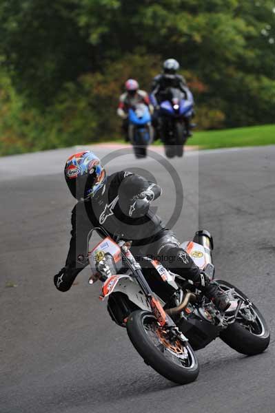 Motorcycle action photographs;cadwell;cadwell park photographs;event digital images;eventdigitalimages;motor racing louth lincolnshire;no limits trackday;peter wileman photography;trackday;trackday digital images;trackday photos