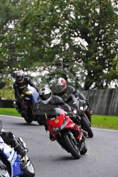 Motorcycle action photographs;cadwell;cadwell park photographs;event digital images;eventdigitalimages;motor racing louth lincolnshire;no limits trackday;peter wileman photography;trackday;trackday digital images;trackday photos