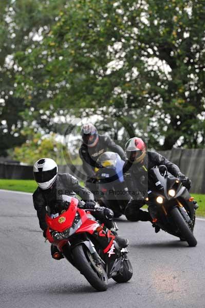 Motorcycle action photographs;cadwell;cadwell park photographs;event digital images;eventdigitalimages;motor racing louth lincolnshire;no limits trackday;peter wileman photography;trackday;trackday digital images;trackday photos