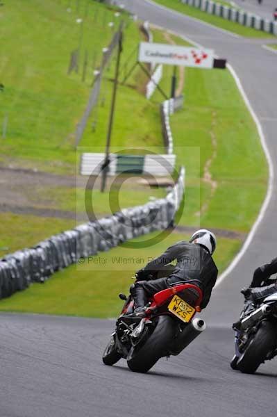 Motorcycle action photographs;cadwell;cadwell park photographs;event digital images;eventdigitalimages;motor racing louth lincolnshire;no limits trackday;peter wileman photography;trackday;trackday digital images;trackday photos