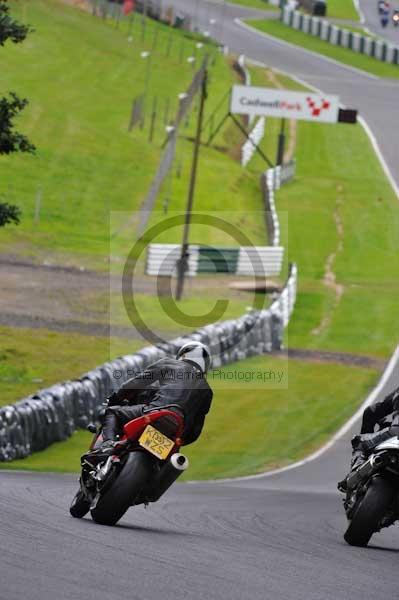 Motorcycle action photographs;cadwell;cadwell park photographs;event digital images;eventdigitalimages;motor racing louth lincolnshire;no limits trackday;peter wileman photography;trackday;trackday digital images;trackday photos