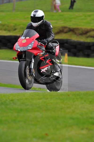 Motorcycle action photographs;cadwell;cadwell park photographs;event digital images;eventdigitalimages;motor racing louth lincolnshire;no limits trackday;peter wileman photography;trackday;trackday digital images;trackday photos