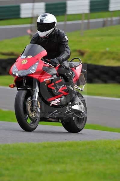 Motorcycle action photographs;cadwell;cadwell park photographs;event digital images;eventdigitalimages;motor racing louth lincolnshire;no limits trackday;peter wileman photography;trackday;trackday digital images;trackday photos