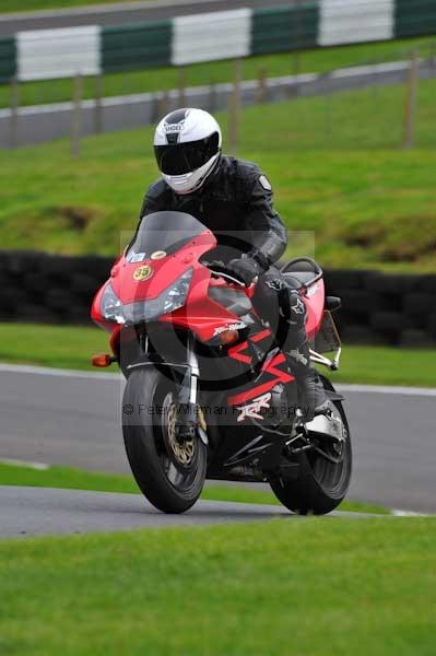 Motorcycle action photographs;cadwell;cadwell park photographs;event digital images;eventdigitalimages;motor racing louth lincolnshire;no limits trackday;peter wileman photography;trackday;trackday digital images;trackday photos