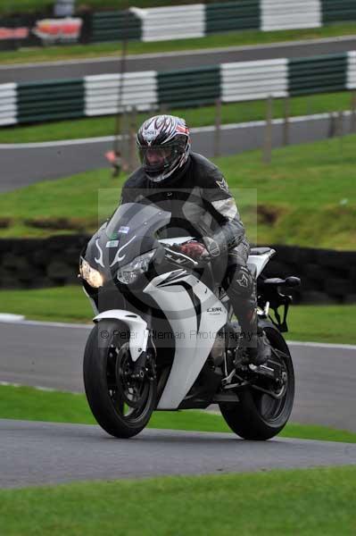 Motorcycle action photographs;cadwell;cadwell park photographs;event digital images;eventdigitalimages;motor racing louth lincolnshire;no limits trackday;peter wileman photography;trackday;trackday digital images;trackday photos