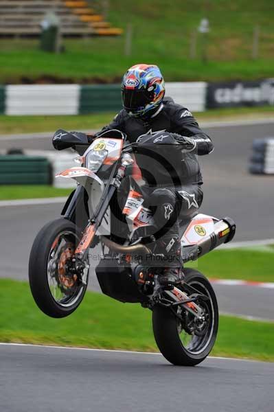 Motorcycle action photographs;cadwell;cadwell park photographs;event digital images;eventdigitalimages;motor racing louth lincolnshire;no limits trackday;peter wileman photography;trackday;trackday digital images;trackday photos