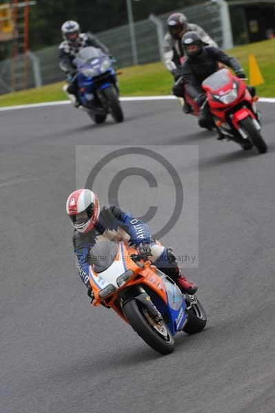 Motorcycle action photographs;cadwell;cadwell park photographs;event digital images;eventdigitalimages;motor racing louth lincolnshire;no limits trackday;peter wileman photography;trackday;trackday digital images;trackday photos