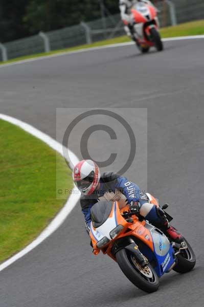 Motorcycle action photographs;cadwell;cadwell park photographs;event digital images;eventdigitalimages;motor racing louth lincolnshire;no limits trackday;peter wileman photography;trackday;trackday digital images;trackday photos