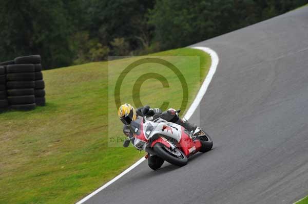 Motorcycle action photographs;cadwell;cadwell park photographs;event digital images;eventdigitalimages;motor racing louth lincolnshire;no limits trackday;peter wileman photography;trackday;trackday digital images;trackday photos