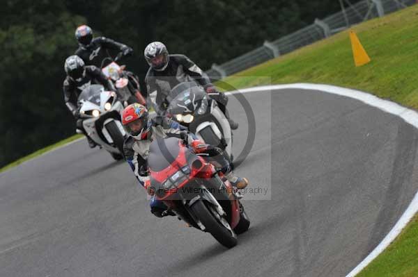 Motorcycle action photographs;cadwell;cadwell park photographs;event digital images;eventdigitalimages;motor racing louth lincolnshire;no limits trackday;peter wileman photography;trackday;trackday digital images;trackday photos