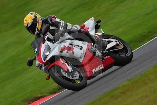 Motorcycle action photographs;cadwell;cadwell park photographs;event digital images;eventdigitalimages;motor racing louth lincolnshire;no limits trackday;peter wileman photography;trackday;trackday digital images;trackday photos