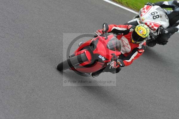 Motorcycle action photographs;cadwell;cadwell park photographs;event digital images;eventdigitalimages;motor racing louth lincolnshire;no limits trackday;peter wileman photography;trackday;trackday digital images;trackday photos