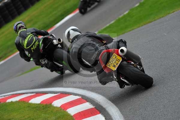 Motorcycle action photographs;cadwell;cadwell park photographs;event digital images;eventdigitalimages;motor racing louth lincolnshire;no limits trackday;peter wileman photography;trackday;trackday digital images;trackday photos