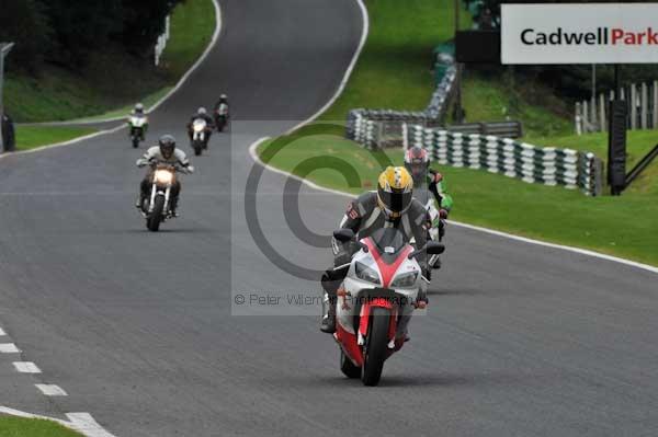 Motorcycle action photographs;cadwell;cadwell park photographs;event digital images;eventdigitalimages;motor racing louth lincolnshire;no limits trackday;peter wileman photography;trackday;trackday digital images;trackday photos