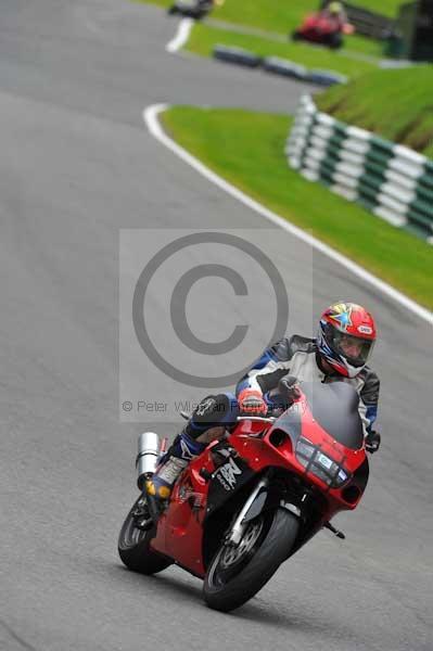 Motorcycle action photographs;cadwell;cadwell park photographs;event digital images;eventdigitalimages;motor racing louth lincolnshire;no limits trackday;peter wileman photography;trackday;trackday digital images;trackday photos