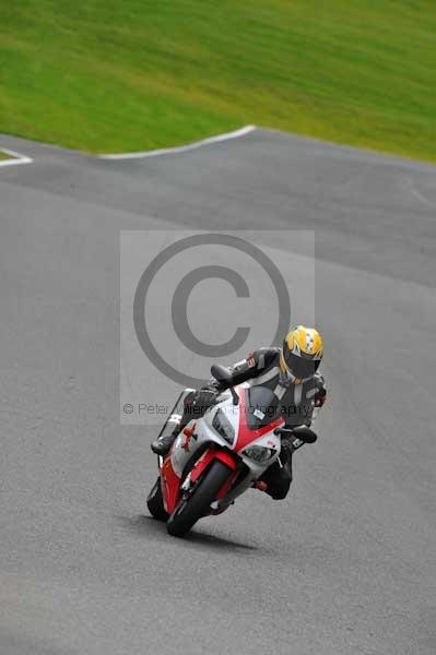 Motorcycle action photographs;cadwell;cadwell park photographs;event digital images;eventdigitalimages;motor racing louth lincolnshire;no limits trackday;peter wileman photography;trackday;trackday digital images;trackday photos