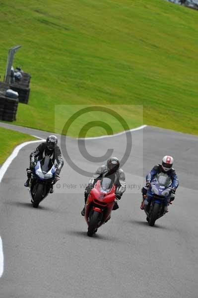 Motorcycle action photographs;cadwell;cadwell park photographs;event digital images;eventdigitalimages;motor racing louth lincolnshire;no limits trackday;peter wileman photography;trackday;trackday digital images;trackday photos