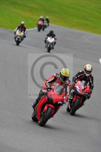 Motorcycle action photographs;cadwell;cadwell park photographs;event digital images;eventdigitalimages;motor racing louth lincolnshire;no limits trackday;peter wileman photography;trackday;trackday digital images;trackday photos