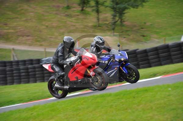 Motorcycle action photographs;cadwell;cadwell park photographs;event digital images;eventdigitalimages;motor racing louth lincolnshire;no limits trackday;peter wileman photography;trackday;trackday digital images;trackday photos