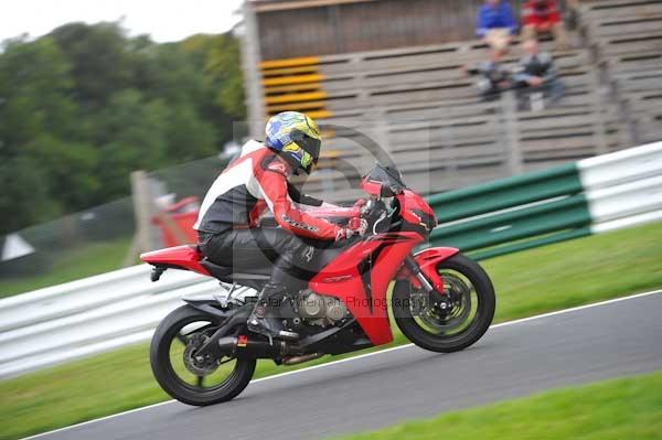 Motorcycle action photographs;cadwell;cadwell park photographs;event digital images;eventdigitalimages;motor racing louth lincolnshire;no limits trackday;peter wileman photography;trackday;trackday digital images;trackday photos