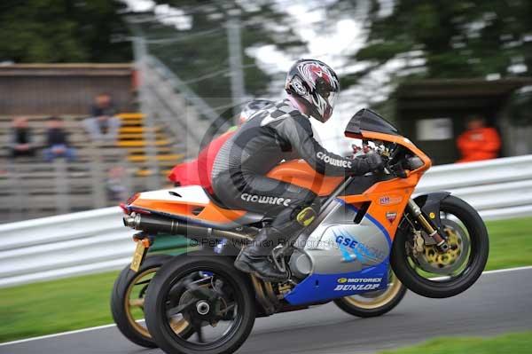 Motorcycle action photographs;cadwell;cadwell park photographs;event digital images;eventdigitalimages;motor racing louth lincolnshire;no limits trackday;peter wileman photography;trackday;trackday digital images;trackday photos